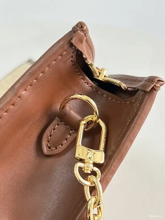Affordable POUCH TOILETRY VUITTON LOUIS ON CHAIN 0701